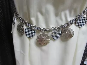""BLACK & WHITE HOUNDS TOOTH PATTERNED & LARGE CREST CHARMS - CHAIN BELT"" NWT - Picture 1 of 3