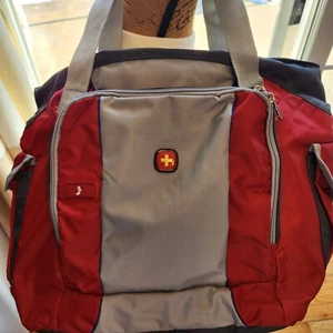 SWISSGEAR RED GRAY POLYESTER TRAVEL TECH GYM DUFFEL BAG SHOULDER STRAP POCKETS - Picture 1 of 7