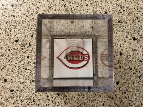 Cincinnati Reds Custom MLB World Series Champions Baseball Ring Display Case Cover