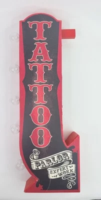 Letrero metálico de doble cara con flecha para salón de tatuajes con luces LED barra ManCave de 25" de alto Foto 1 de 4