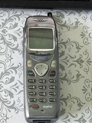 Sanyo Scp-4500 Dual Band Cell Phone (Sprint) UNTESTED   - Image 1 of 4