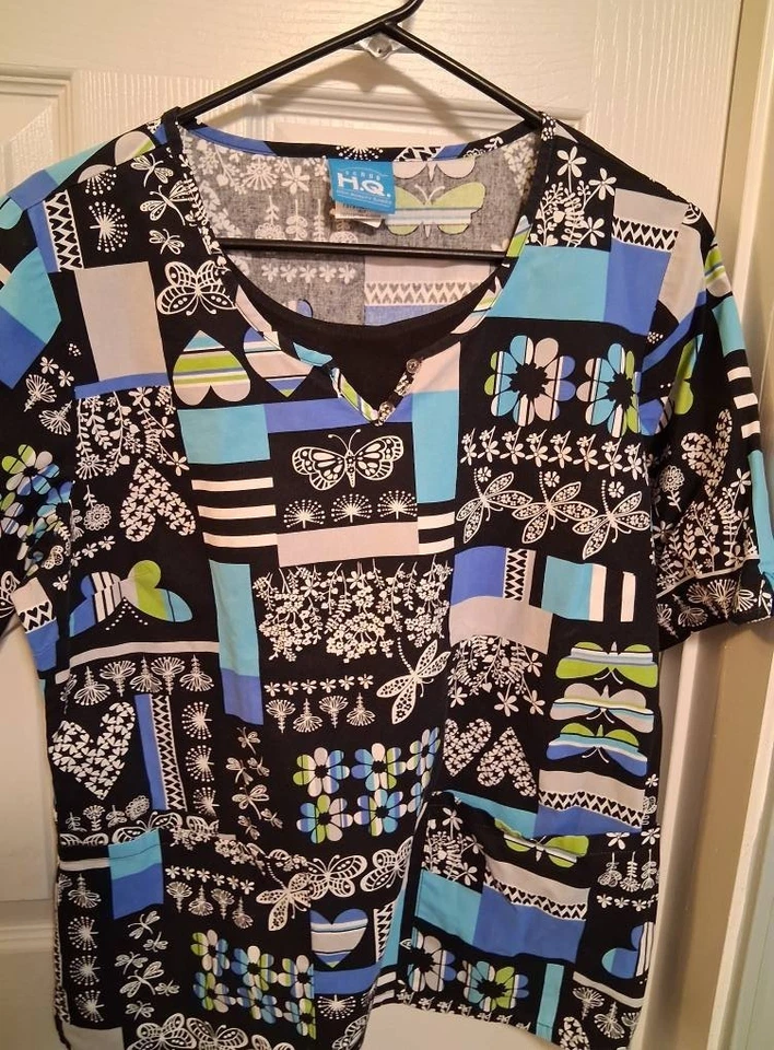Scrub HQ 3 Pocket Dragonfly & Butterfly Floral Scrub Top Size M - Image 1 of 1
