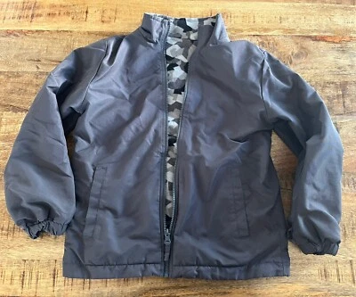 Двусторонняя куртка для мальчиков размер 10/12 флисовый камуфляж и серое светлое пальто от Athletech - Изображение 1 из 2