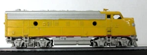 HO SCALE CUSTOM YELLOW DEISEL DUMMY - Picture 1 of 4