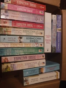 Debbie Macomber 15 Bücher Lot (Lot B): Season of Love, Alaska Home, etc - Bild 1 von 3