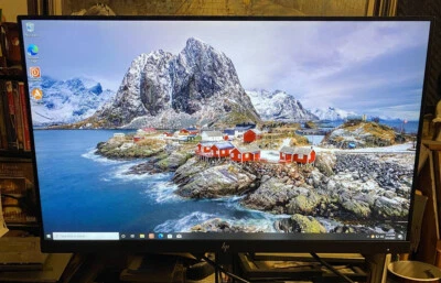 HP Z23n 23 inch Widescreen IPS LED Monitor With Tilt/Rotating Stand - Image 1 of 4