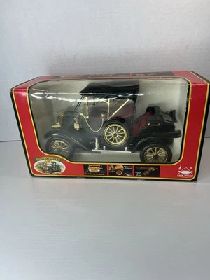 Nuevo Bright 1914 Modelo T The Tin Lizzy Nº 438 Funciona con Pilas en Caja Original Foto 1 de 4