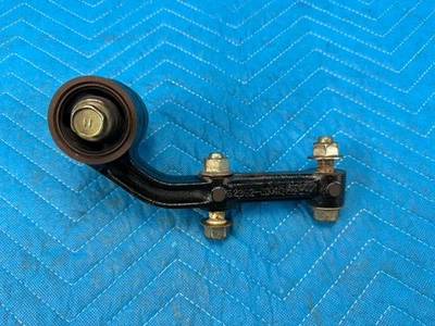 Опора кронштейна переднего дифференциала оси переднего привода Lexus LX470 с болтами 98-07 оригинальная - Изображение 1 из 4