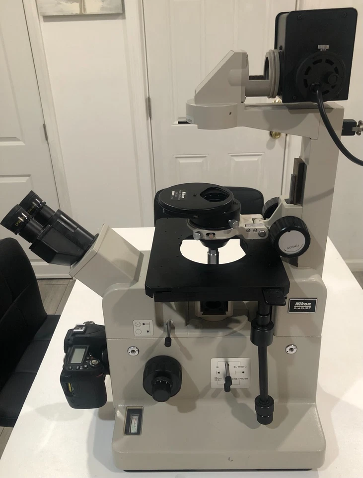 Microscopio de cultivo de tejido invertido Nikon Diaphot Foto 1 de 4