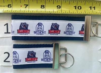 Llavero Universidad Belmont Llavero Medias Relleno Regalo para Él Su Mamá Osa BFF Foto 1 de 3