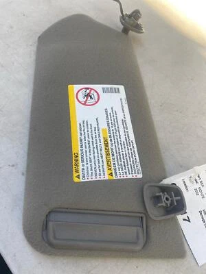 2000-2005 CHEVROLET MONTE CARLO Sun Visor w/ Mirror Illumination Passenger Right - Image 1 of 4