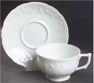 Ceralene Hawthorne Footed Cup and Saucer Set - Picture 1 of 2