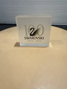 SWAROVSKI KRISTALL SCS 100 JAHRE HÄNDLER WERBUNG QUADRATISCHE PLAKETTE "1895-1995" - Bild 1 von 3