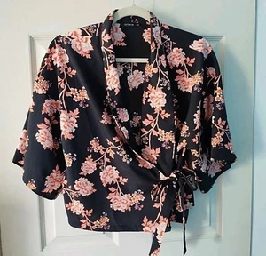 COTTON ON Damen S Kimono Blumen Wickel Top Bluse Flatter Slv Pfirsich Schwarz Cropped - Bild 1 von 3