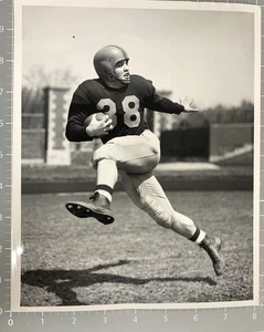Nice Vintage Chris Pagakis Football photo. Illinois. 1950 - Picture 1 of 4