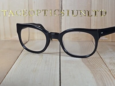 Monturas ópticas de anteojos estilo Rocco con montura de cuerno negras de la década de 1960 vintage de EE. UU. Foto 1 de 4