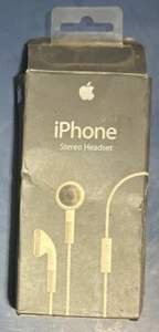 Genuine Apple Stereo Headset Earphone with Mic for iPhone (MA814Z/A) - Photo 1 sur 2