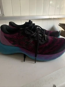 Asics Gel Nimbus Lite 2 Damengröße 7 lila schwarz Laufschuh 1012A882 SCHÖN! - Bild 1 von 7