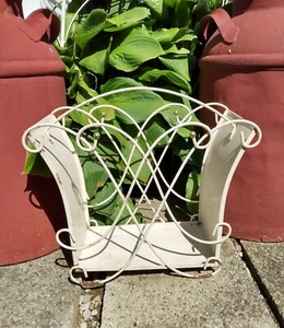 Vintage Wrought Iron Magazine Rack Shabby Cottage or Garden Chippy White MCM - Picture 1 of 12