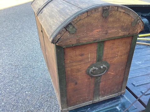 Vintage 18th Century Immigrants Chest/Trunk Original Paint 1700’s Cover