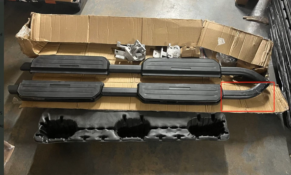 (Used) Running Boards Side Step for 2020-2024 Land Rover Defender 110 130 4-Door - Image 1 of 4