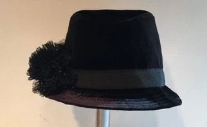 BLACK VELVET HAT WITH BOW DETAIL 1989 PLACE - Picture 1 of 8