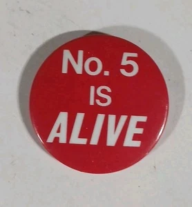 SHORT CIRCUIT 1986 NO. 5 IS ALIVE MOVIE PROMO VINTAGE PIN Ally Sheedy Tri Star - Picture 1 of 6