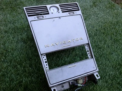 2003 - 2006 年林肯导航中心 DASH ADIO TRIM BEZEL 原始设备制造商 查看照片 — 第 1/4 张图片