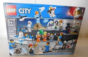 Lego City People Pack Space Research and Development 60230 209 Pieces Brand New - Picture 1 of 2
