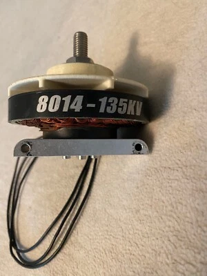 Motor Turnigy 8014 -135kv Con ventilador de refrigeración del motor y montaje Foto 1 de 4