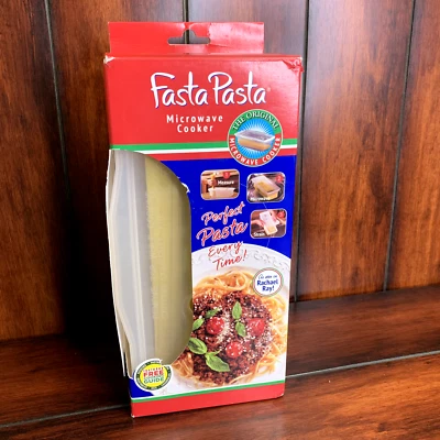 FASTA PASTA MICROWAVE COOKER & STRAINER  AS SEEN ON RACHEL RAY - Image 1 of 4