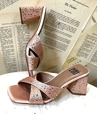 Anthropologie Bibi Lou Shay Tacón Cristal Deslizable Mula Neutro Satinado 38/7-7.5 NUEVO Foto 1 de 4