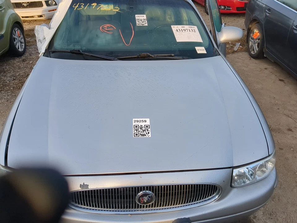 Оригинальный капот Buick Lesabre 2000–2005 годов выпуска ZRKIS - Изображение 1 из 1