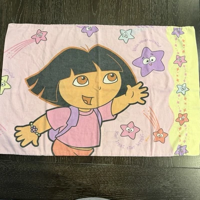 Fronha Dora the Explorer Standard (Gêmea) Rosa/Multi Vintage - Imagem 1 de 4