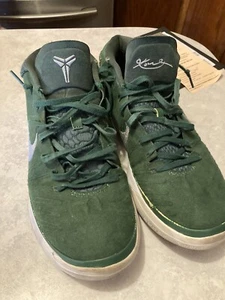 Men’s Kobe St Patrick’s Day 10.5 Shoes - Picture 1 of 5