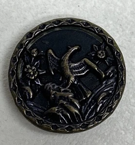 Vintage Metal Eingetragen Sewing Picture Button Bird With Outstretched Wings - Picture 1 of 5