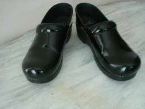 Dansko Women's Professional Patent Black Casual Dress Pro Clogs 406020202- EUC - Picture 1 of 5