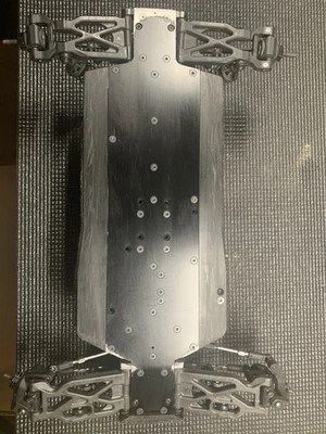 Xray Xb4 4x4 Buggy Roller - Image 1 of 4