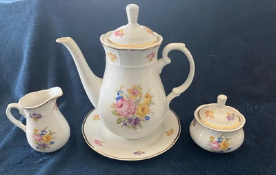 Servidor de café THUN TK Natalie floral con borde de tejido de cesta, azucarero crema, checo Foto 1 de 4