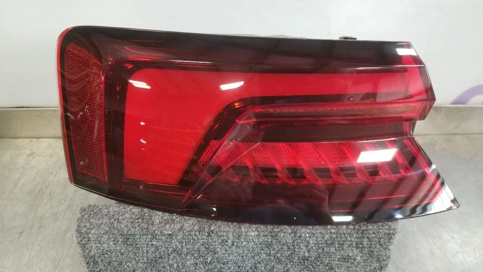 18 2018 AUDI S5 S LINE LUZ TRASERA LUZ CONDUCTOR IZQUIERDO CUPÉ Foto 1 de 4