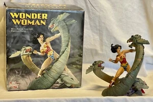[NEW] DC Direct Wonder Woman & Serpents Mini Statue - Adam Hughes & Tim Bruckner - Picture 1 of 16