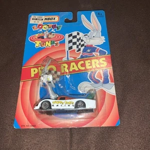 Matchbox Bugs Bunny Looney Tunes Pro Racers Diecast Action Figure & Race Car - Picture 1 of 7