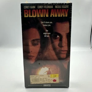 Blown Away (VHS, 1993) Corey Haim Corey Feldman Nicole Eggert Raro De Colección Nuevo - Imagen 1 de 6