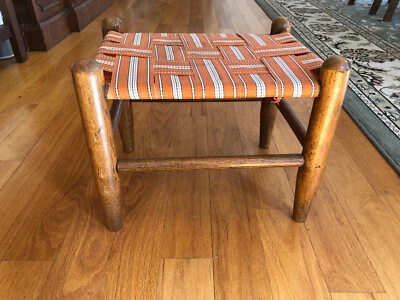 Taburete Mid-century "Yankee thrift" roble-y-césped-silla-correas Foto 1 de 4