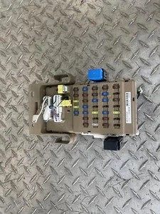 2010 2011 2012 Subaru Outback Legacy Cabin Fuse Box Oem 82201Aj00A - Picture 1 of 7
