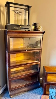 Antigua librería apilable Gunn Barrister roble 6 secciones - 85 pulgadas de alto Foto 1 de 4