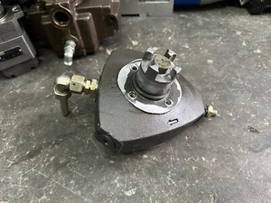 Rexroth 1PF1 R4-19/1.60-700R radial piston pump 450606 - Picture 1 of 2