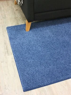 Alfombra azul moderna Koeckritz tamaño personalizado para niños | Dormitorio, sala de juegos y aula Foto 1 de 4