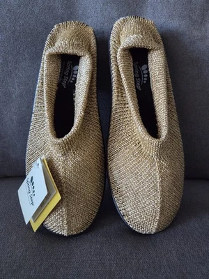 Spring Step Tender Slip On Women’s Shoes Gold Made In Portugal Sz 38 U.S 7.5-8 - Image 1 of 4