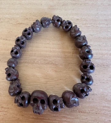 Boxwood Skull Bead Bracelet - Hand-Carved Protective Buddhist Wrist Mala - Image 1 of 4